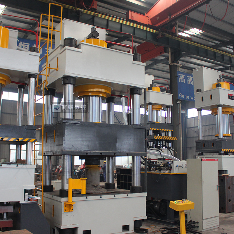 坩堝成型油壓機(jī)630噸四柱液壓機(jī)粉末成型壓力機(jī)