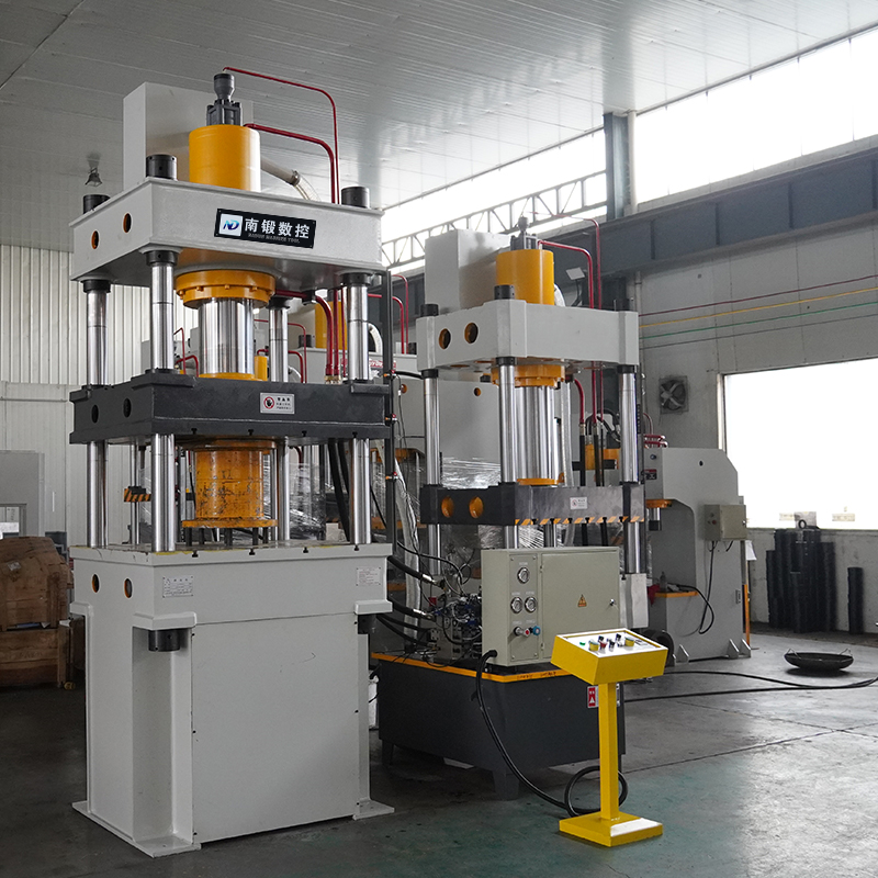 滕州廠家200噸液壓機(jī) 上門(mén)安裝三梁四柱油壓機(jī) 快速三梁四柱液壓機(jī)