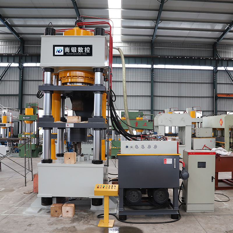 1000噸牛羊舔磚鹽磚機(jī)粉末成型油壓機(jī)1000t自動(dòng)上料鹽磚機(jī)