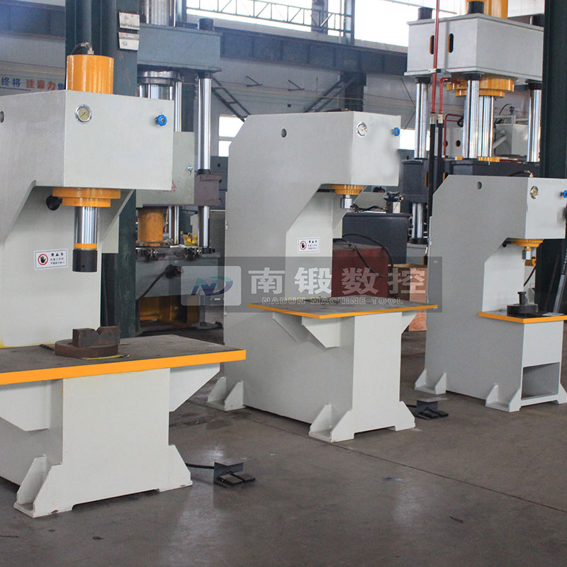 滕州 100噸鋼管校直液壓機 100t單柱高精密伺服矯直油壓機