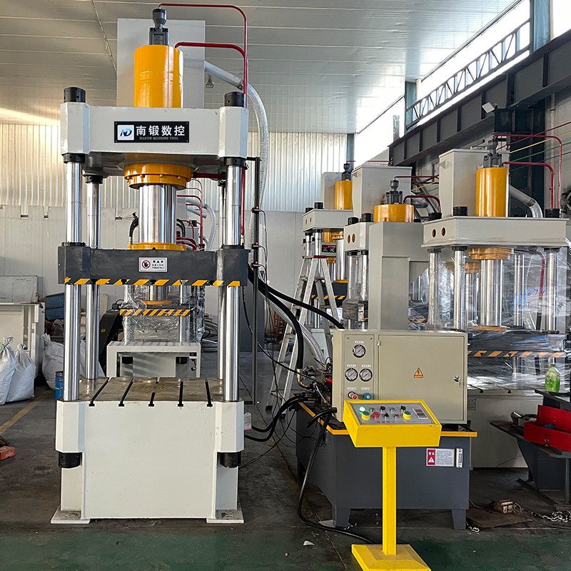 200噸四柱液壓機(jī)三梁四柱油壓機(jī)