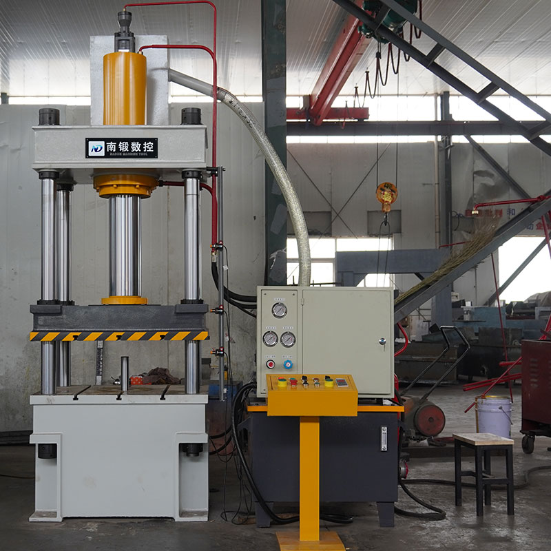 現(xiàn)貨100噸四柱油壓機(jī)