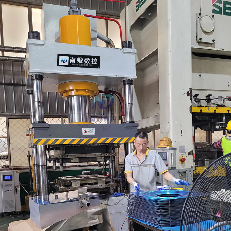 海爾洗衣機轉筒拉伸成型油壓機  315噸四柱油壓機