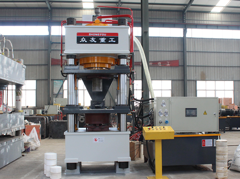 圓柱形牛羊舔磚鹽磚機(jī)315噸粉末成型三梁四柱油壓機(jī)