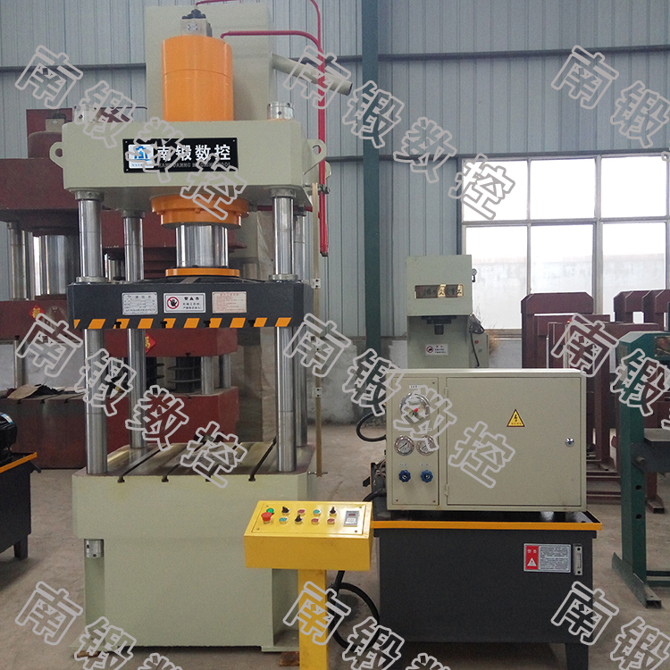 200噸雙缸四柱油壓機(jī)