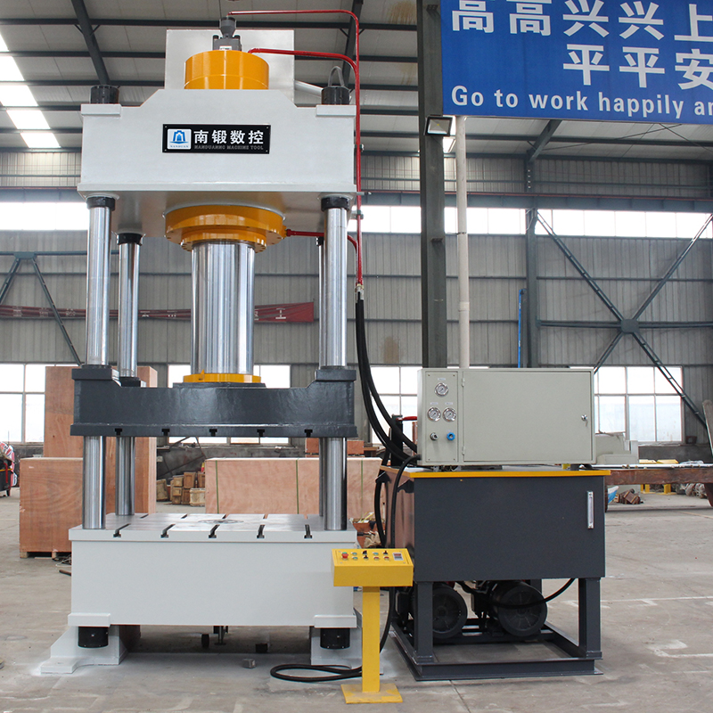 滕州生產(chǎn)的四柱油壓機(jī)怎么樣呢？