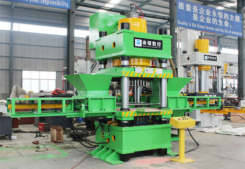 四柱油壓機(jī)螺母的拆卸和模塊是否需要閥門(mén)