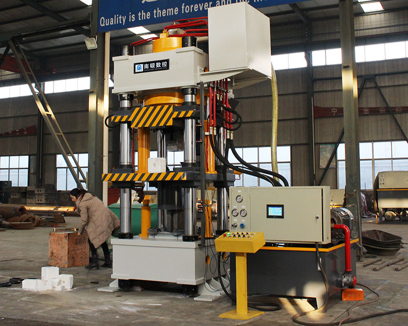 怎樣操控四柱油壓機(jī)液壓缸回程時(shí)速