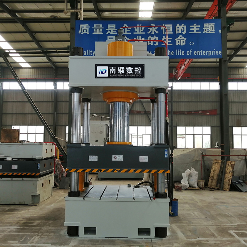 特價(jià)直銷(xiāo)400噸壓力機(jī)1600x900三梁四柱液壓機(jī)不銹鋼水槽成型油壓機(jī)封頭拉伸液壓機(jī)