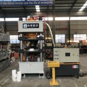 牛羊舔磚鹽磚機結(jié)構(gòu)原理及產(chǎn)品優(yōu)勢