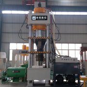 牛羊舔磚液壓機(jī)的用途？