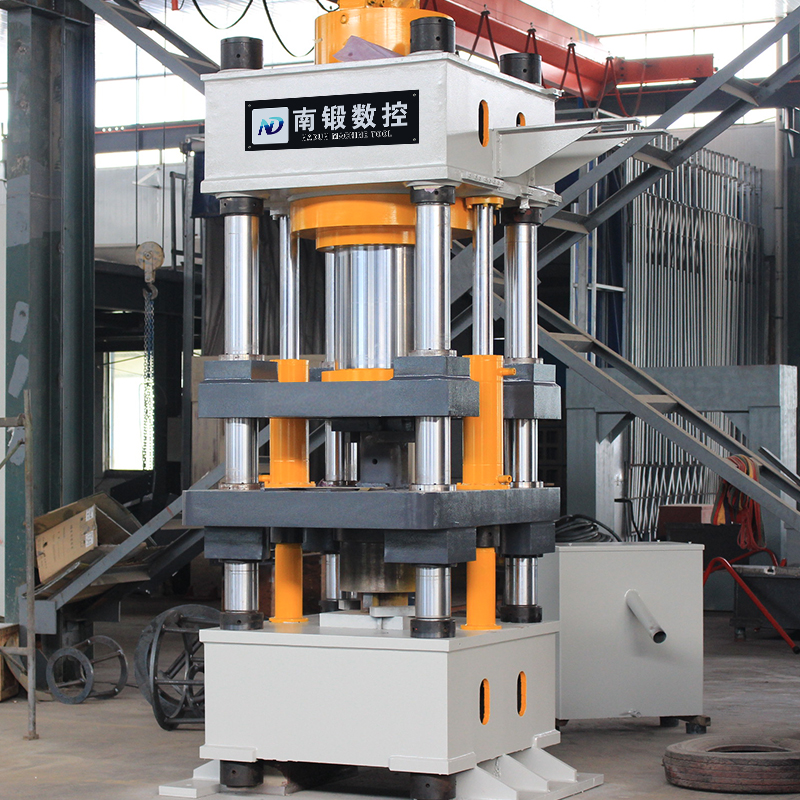 牛羊舔磚油壓機(jī)模具的安裝