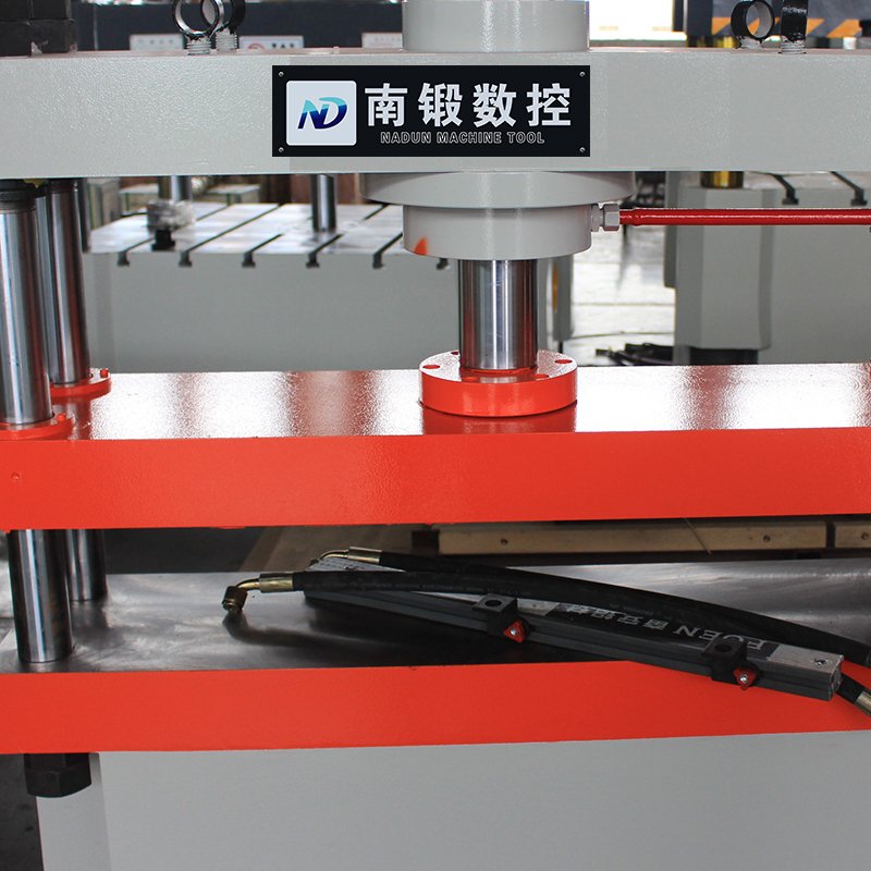 63t三梁四柱油壓機，小型四柱油壓機