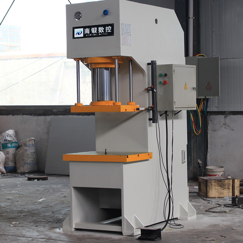 100T單臂油壓機(jī)的結(jié)構(gòu)特點(diǎn)，C形油壓機(jī)的優(yōu)勢(shì)有哪些？