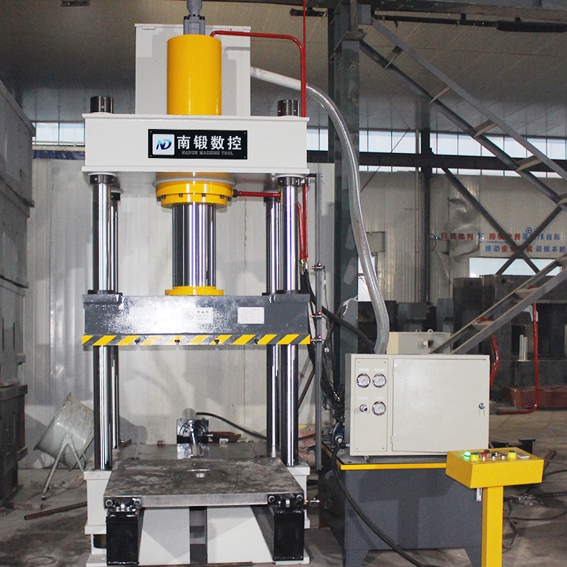 200t三梁四柱油壓機(jī)滕州200噸成型四柱油壓機(jī)移動工作臺