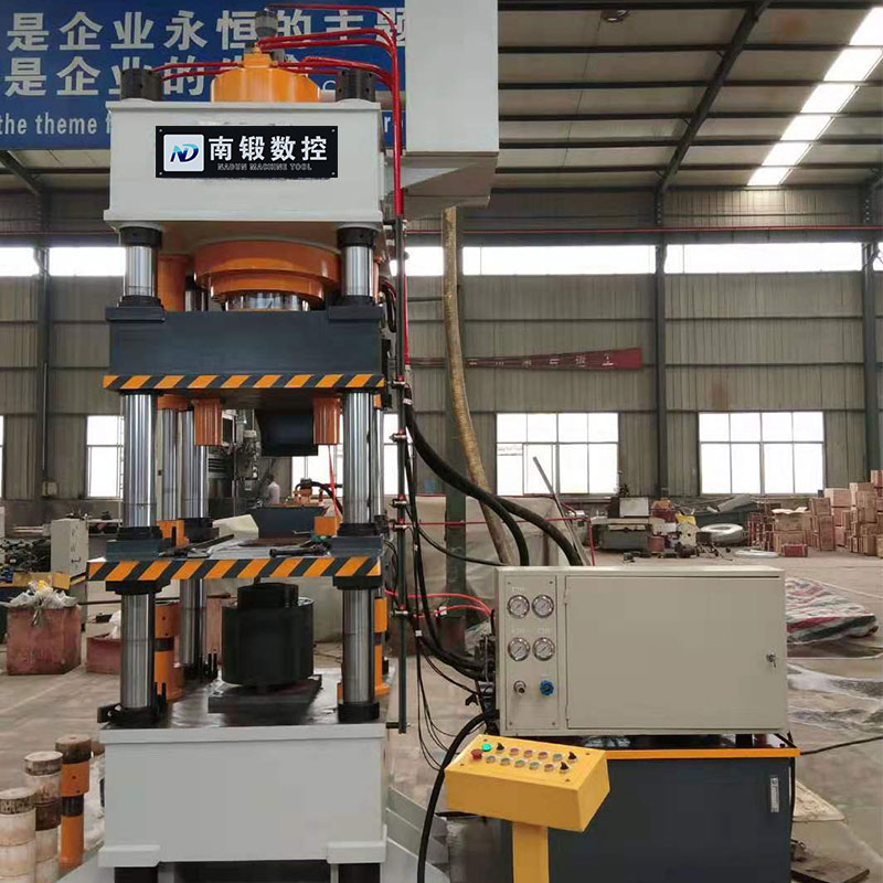 滕州315噸牛羊舔磚液壓機鹽磚機粉末成型油壓機按需定制