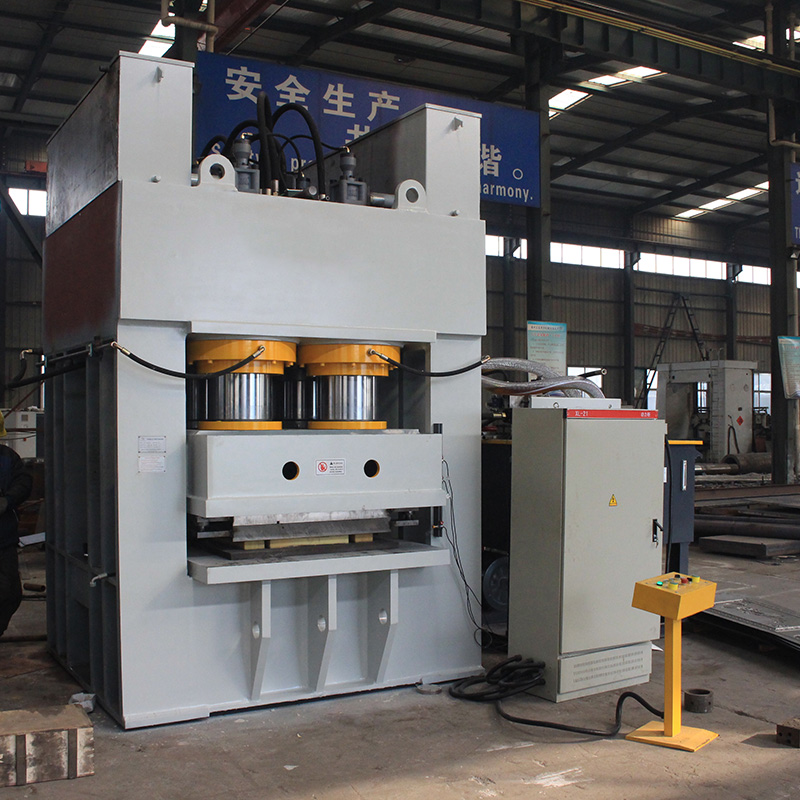 液壓機(jī)廠家2000噸框式油壓機(jī)大鐵門鋼木門壓花成型壓力機(jī)按需定制