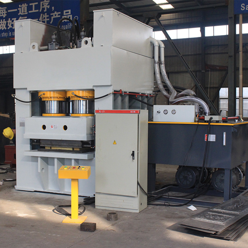 液壓機(jī)廠家2000噸框式油壓機(jī)大鐵門鋼木門壓花成型壓力機(jī)按需定制
