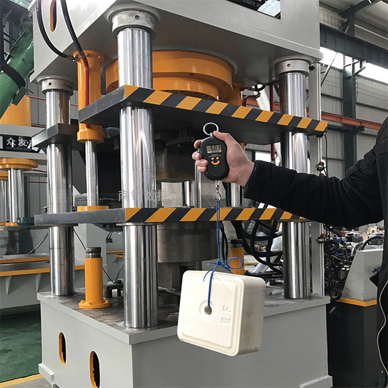 全自動粉末成型液壓機(jī)500t牛羊舔磚鹽磚機(jī)10公斤鹽塊油壓機(jī)