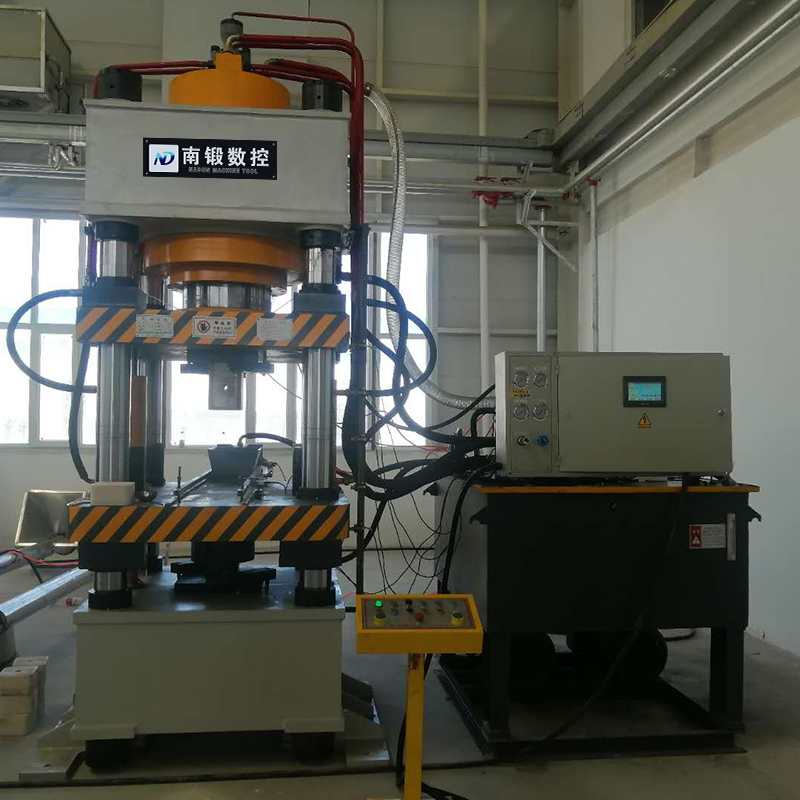 全自動粉末成型液壓機(jī)500t牛羊舔磚鹽磚機(jī)10公斤鹽塊油壓機(jī)