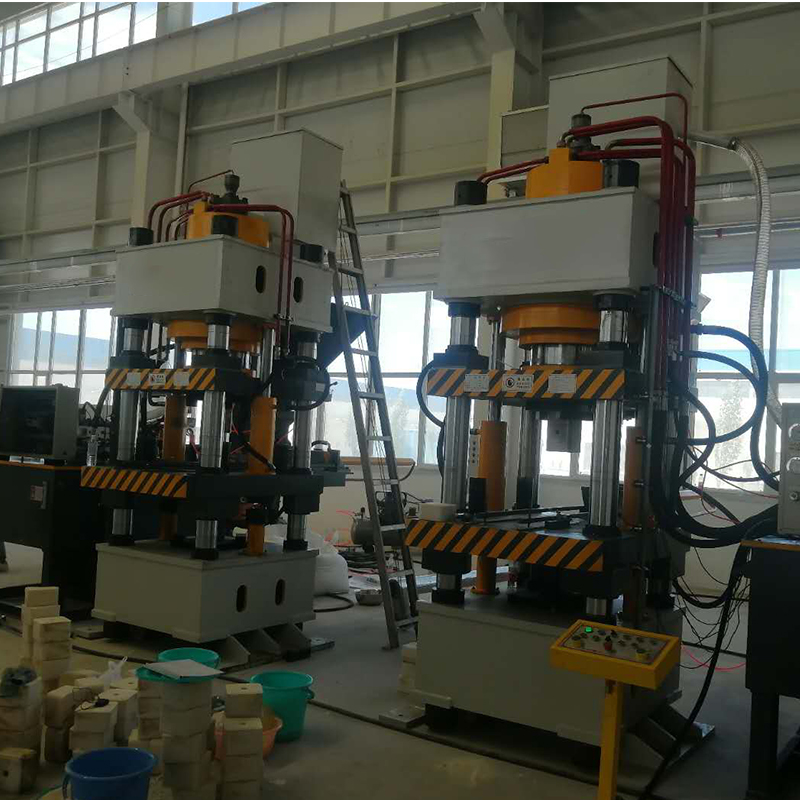 全自動粉末成型液壓機(jī)500t牛羊舔磚鹽磚機(jī)10公斤鹽塊油壓機(jī)