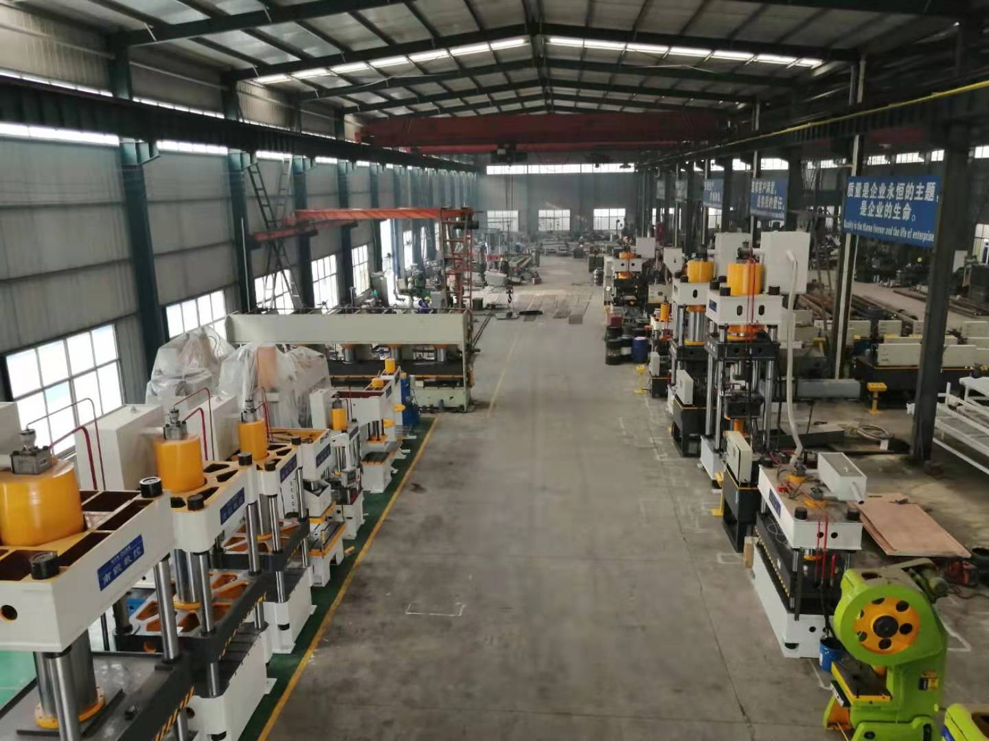 彩石金屬設(shè)備315噸四柱油壓機(jī)成型液壓機(jī)南鍛數(shù)控