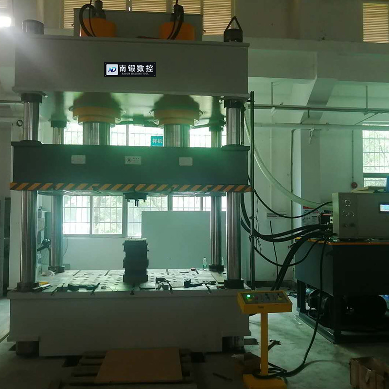 630噸汽車鈑金件拉伸液壓機四柱油壓機廠家南鍛數控 630噸汽車鈑金件拉伸液壓機四柱油壓機廠家南鍛數控