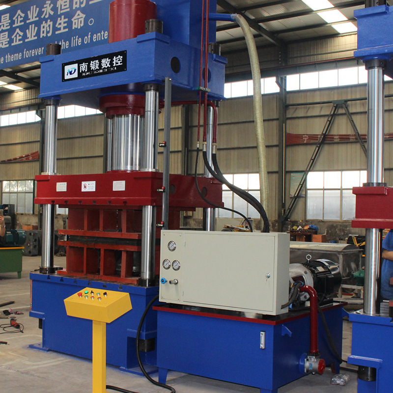 灰斗車拉伸成型液壓機生產(chǎn)線315噸四柱油壓機廠家滕州南鍛數(shù)控 灰斗車拉伸成型液壓機生產(chǎn)線315噸四柱油壓機廠家滕州南鍛數(shù)控