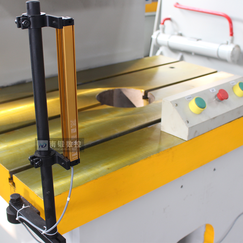 液壓沖125噸沖床快速?zèng)_壓沖孔液壓機(jī)