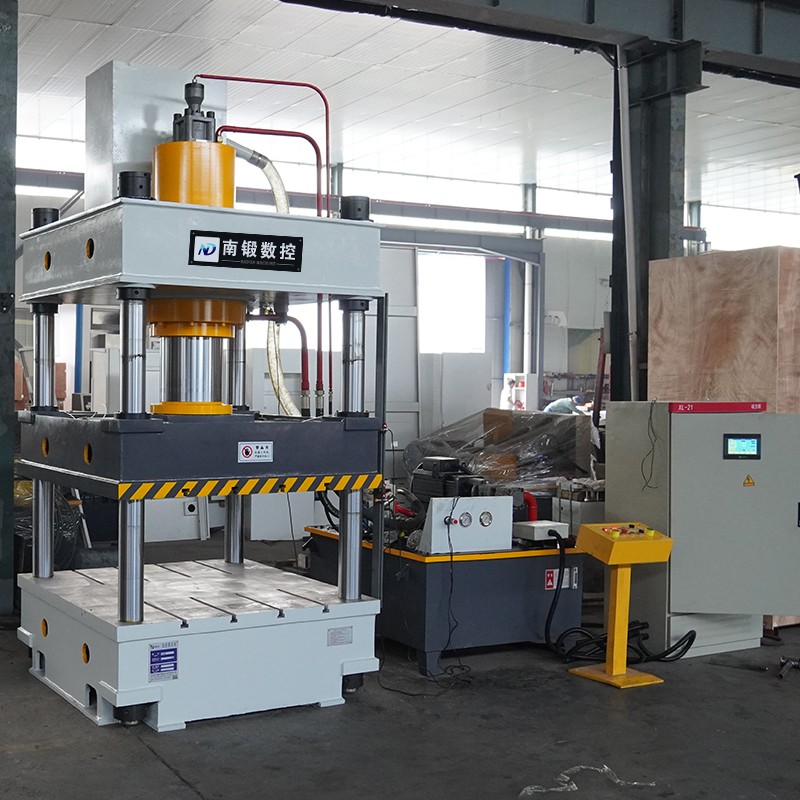 250噸伺服油壓機 三梁四柱壓力機 250噸伺服油壓機 三梁四柱壓力機